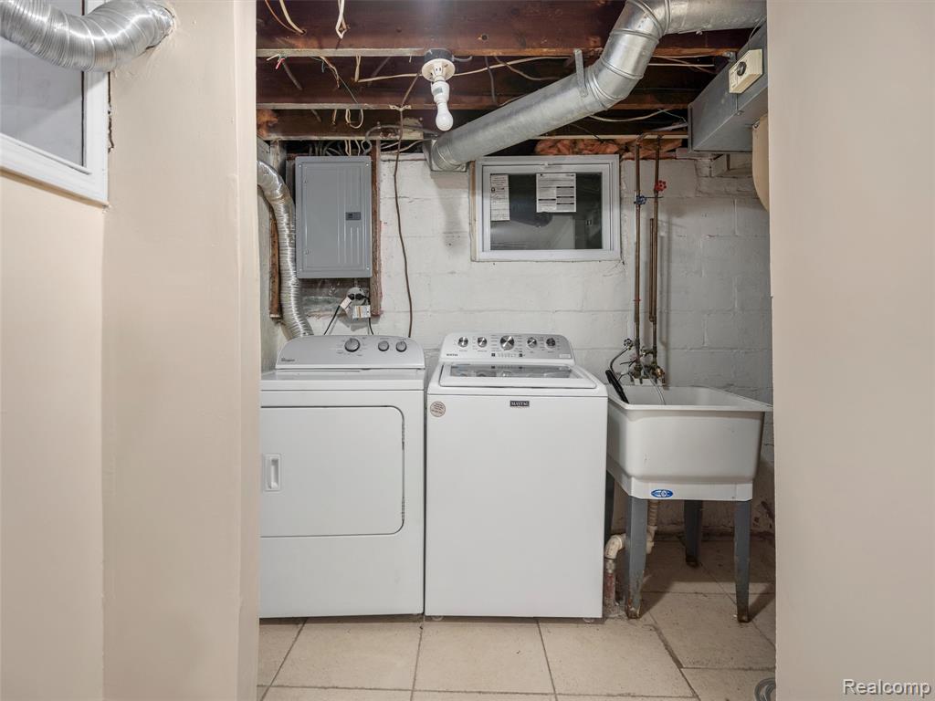 6010 HARTWELL Street, Dearborn, MI 48126 — Photo 18