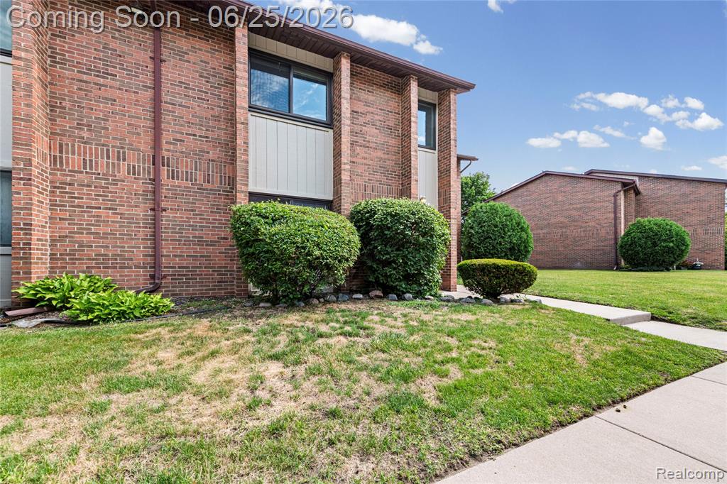 33693 Pondview Circle, Livonia, MI 48152 — Photo 4