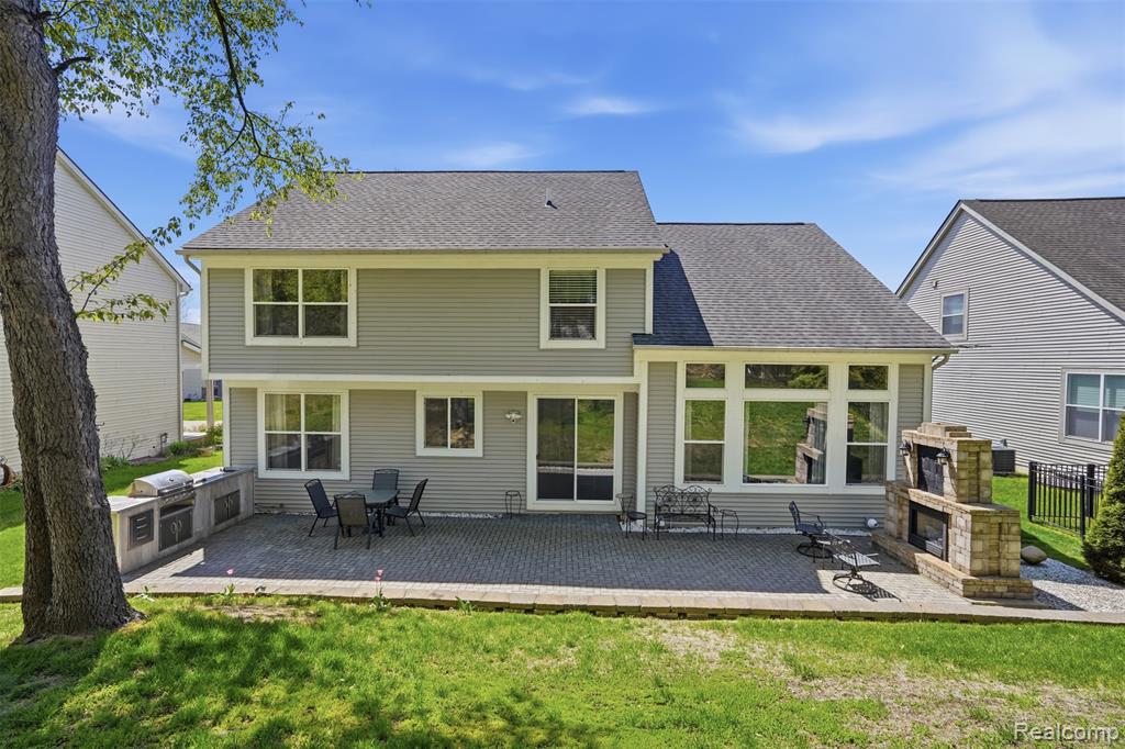 529 Napa Valley Drive, Milford, MI 48381 — Photo 34