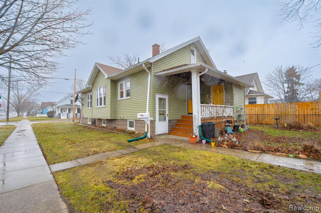 520 13TH Street, Port Huron, MI 48060 — Photo 3