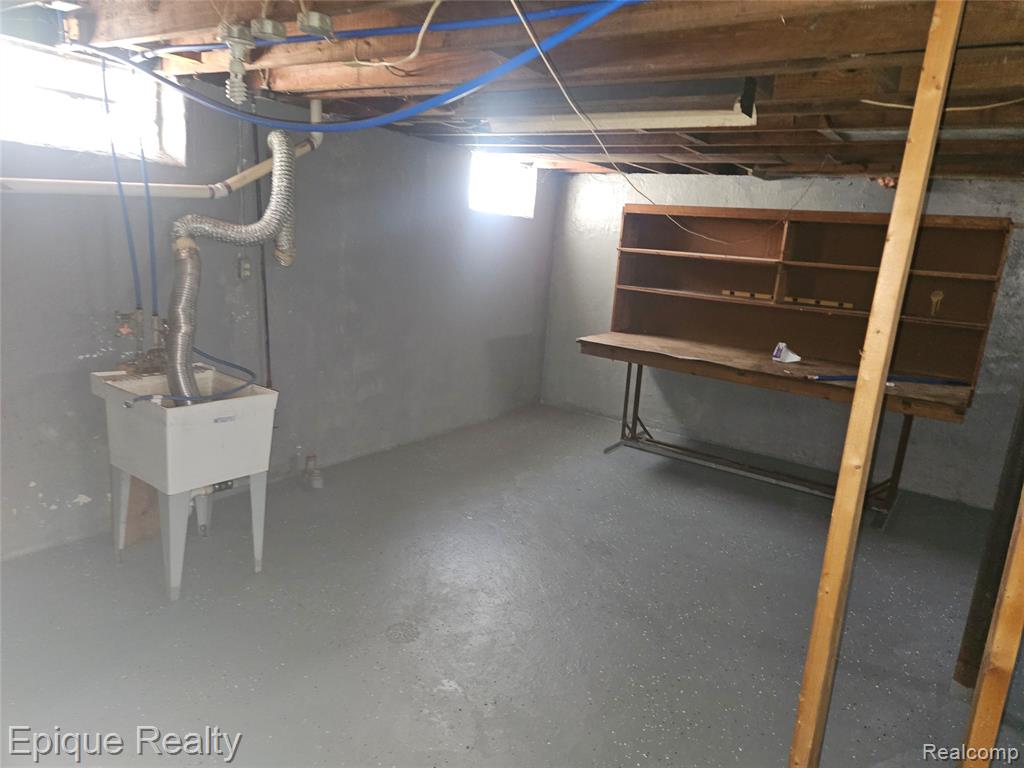 6166 Farmbrook Street, Detroit, MI 48224 — Photo 10