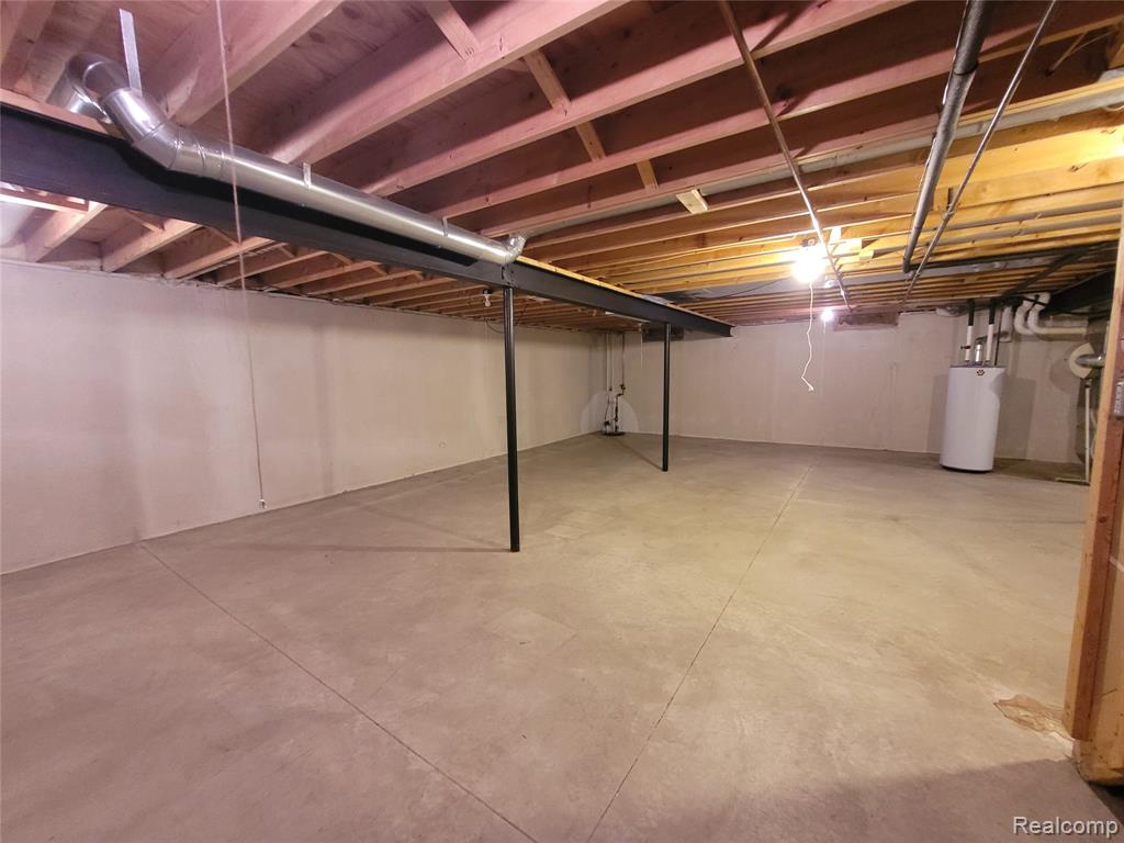 48205 Conifer Drive, Shelby Twp, MI 48315 — Photo 34