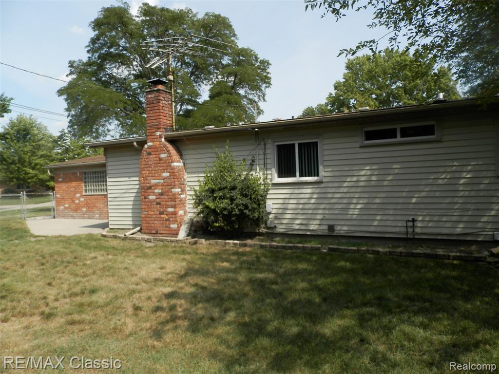 9374 PATTON Street, Livonia, MI 48150 — Photo 27