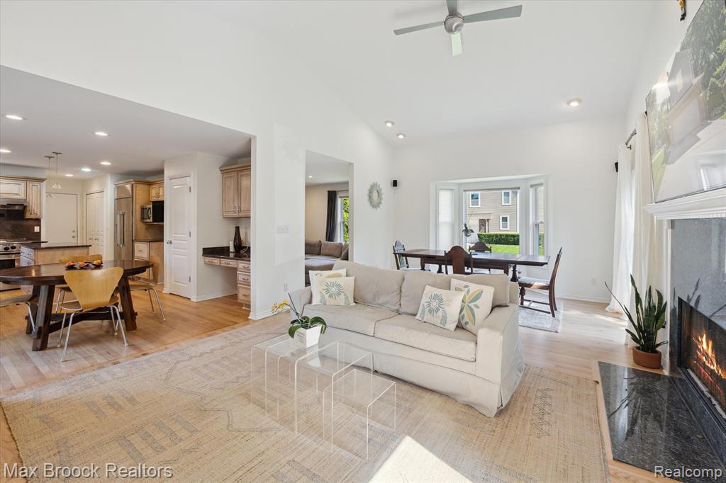 5745 Eastman Boulevard, West Bloomfield, MI 48323 — Photo 16