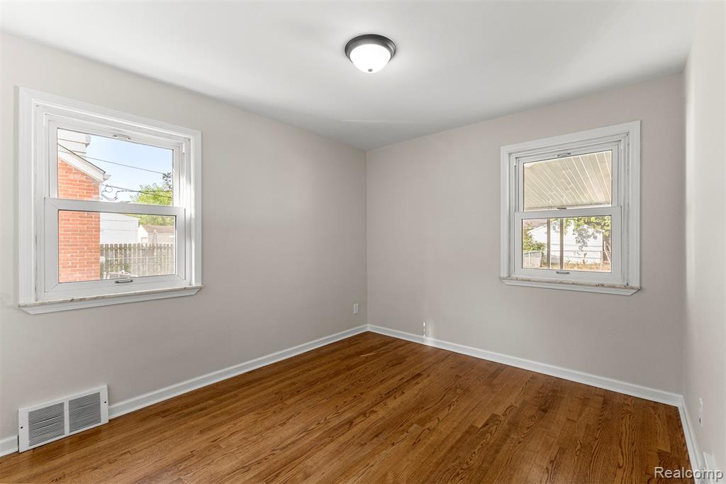 9306 Melbourne Avenue, Allen Park, MI 48101 — Photo 18