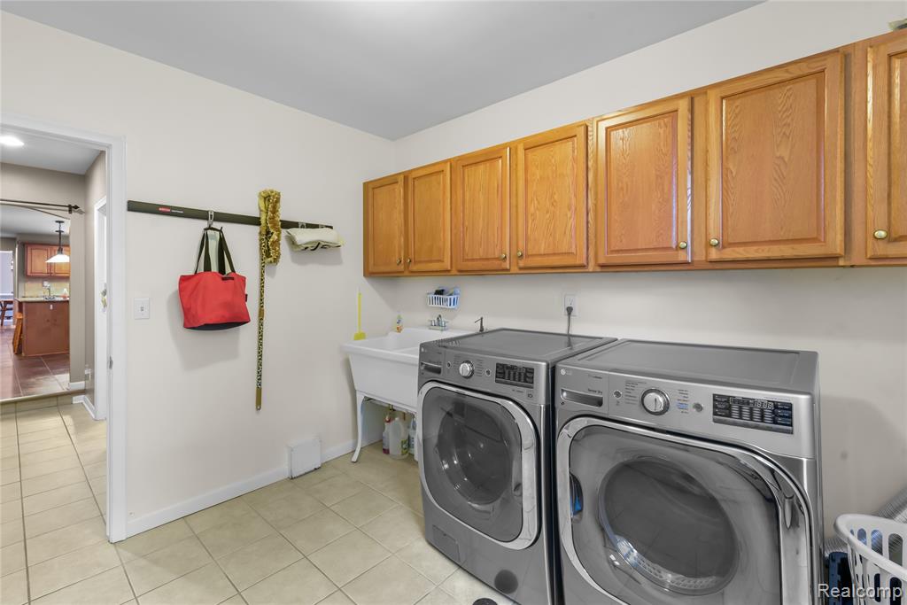 26060 Hidden Lane, Grosse Ile, MI 48138 — Photo 47