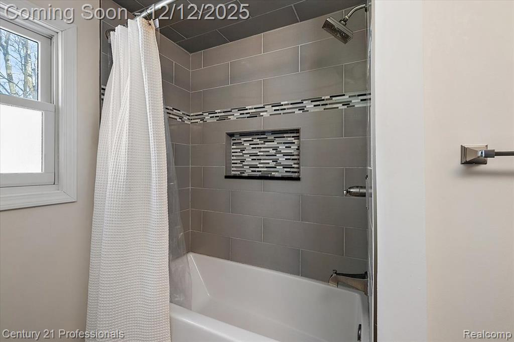 5945 Snow Apple Drive, Clarkston, MI — Photo 30
