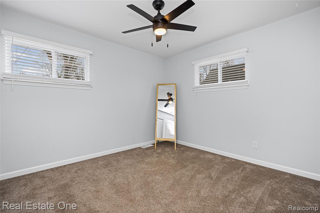 4913 Rioview Drive, Clarkston, MI — Photo 32