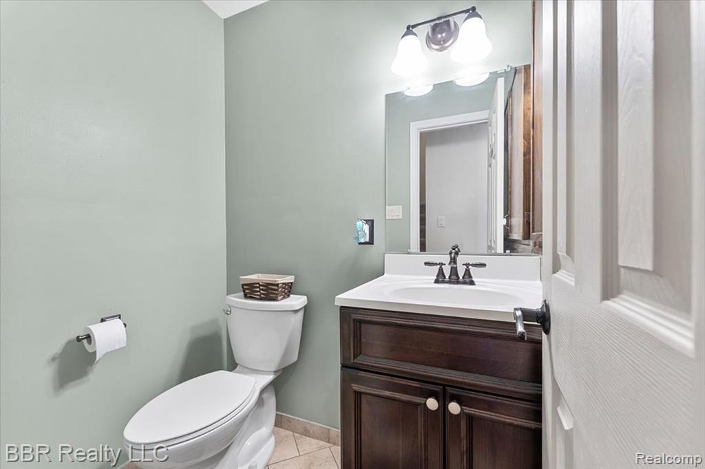 28305 Greenbriar Way, Brownstown, MI 48183 — Photo 14