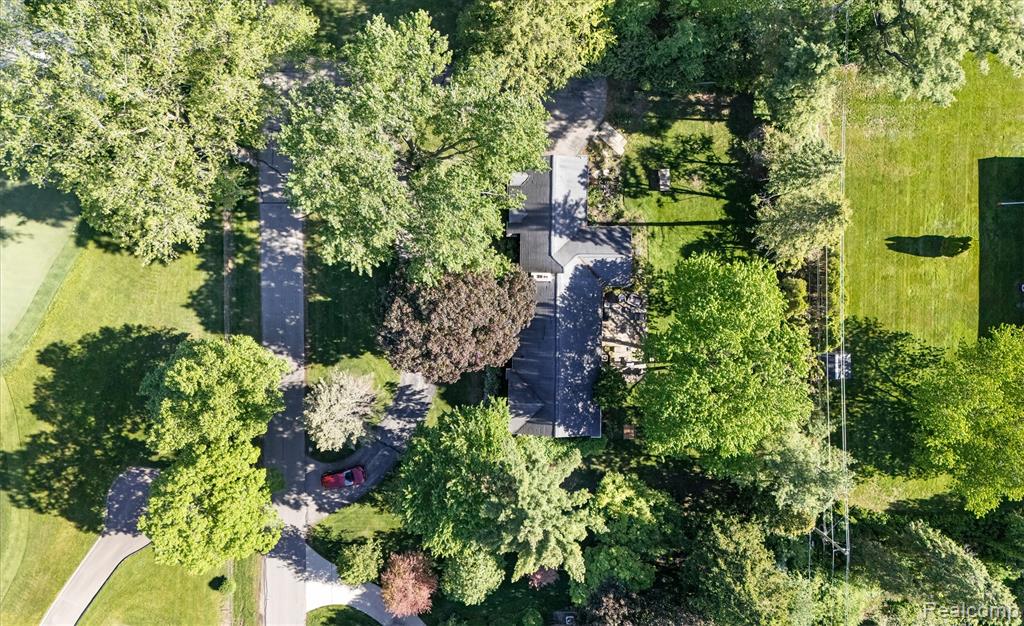 6121 Golfview Drive, Bloomfield Hills, MI 48301 — Photo 28