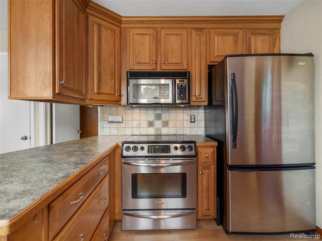 628 Riverside Drive, Linden, MI 48451 — Photo 9