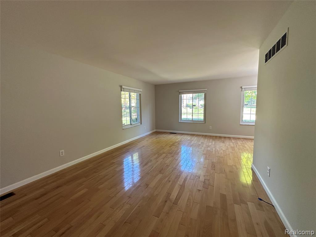 755 E Fox Hills Drive, Bloomfield Hills, MI 48304 — Photo 18