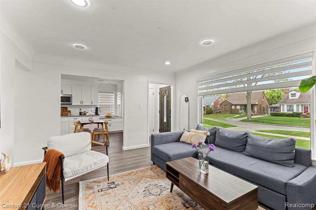 8483 Riverdale Street, Dearborn Heights, MI 48127 — Photo 6