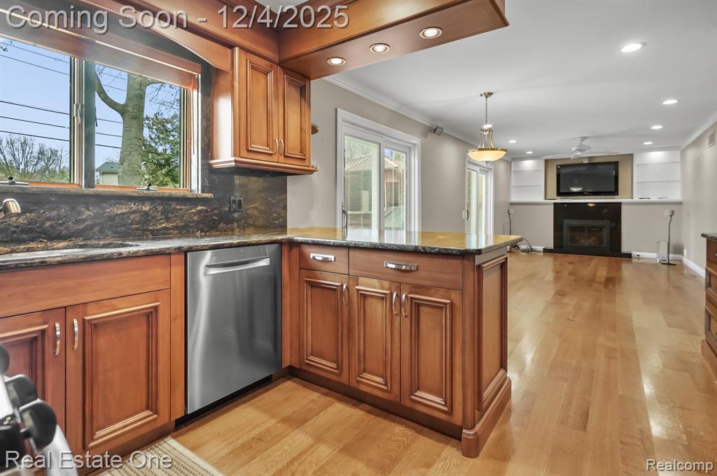 4147 Greensboro Drive, Troy, MI 48085 — Photo 9