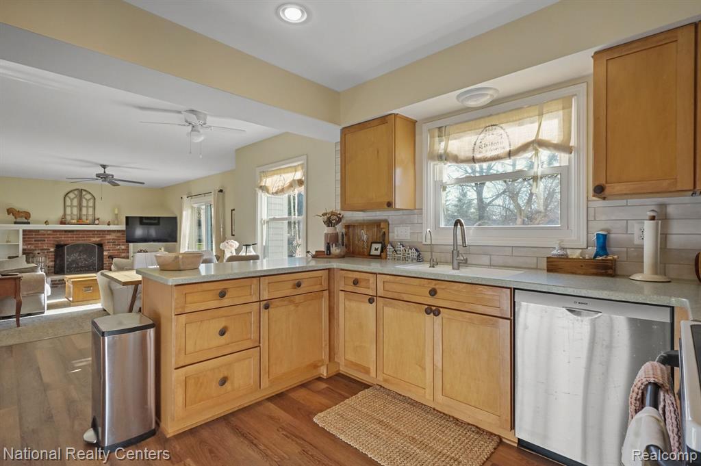 9812 ATWOOD Drive, South Lyon, MI 48178 — Photo 21