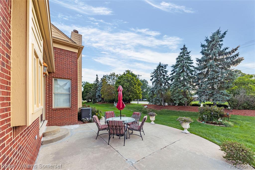 41659 Touchstone Drive, Sterling Heights, MI 48314 — Photo 47