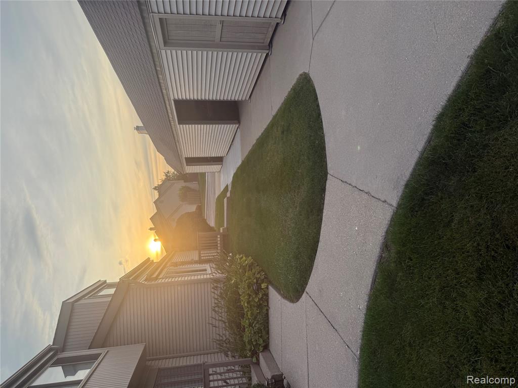 6302 Laurentian Court, Flint, MI 48532 — Photo 49
