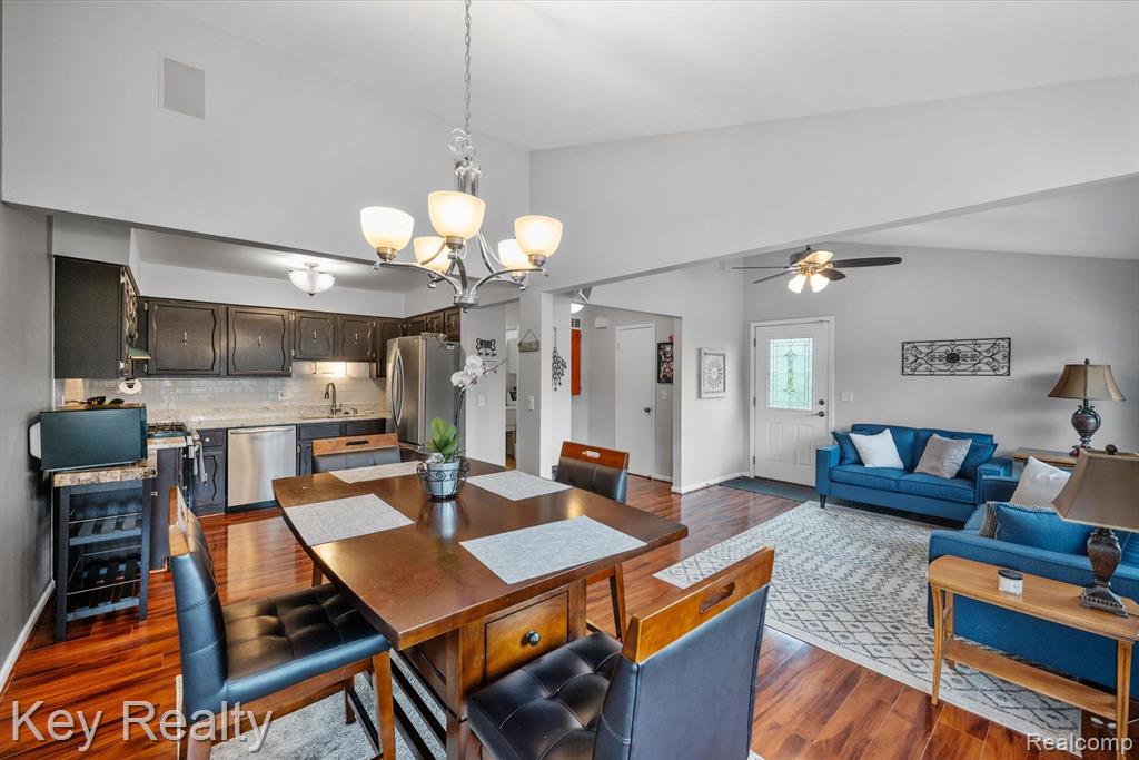 1100 WASHINGTON Circle, Northville, MI 48167 — Photo 12