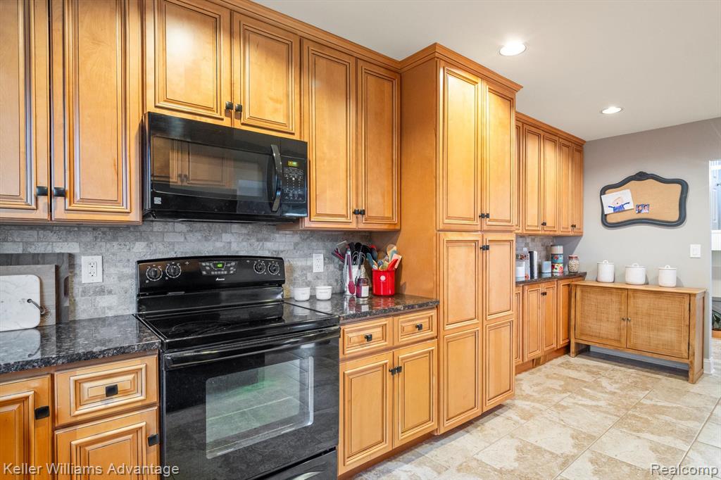43924 ORLEANS, Canton, MI 48187 — Photo 12