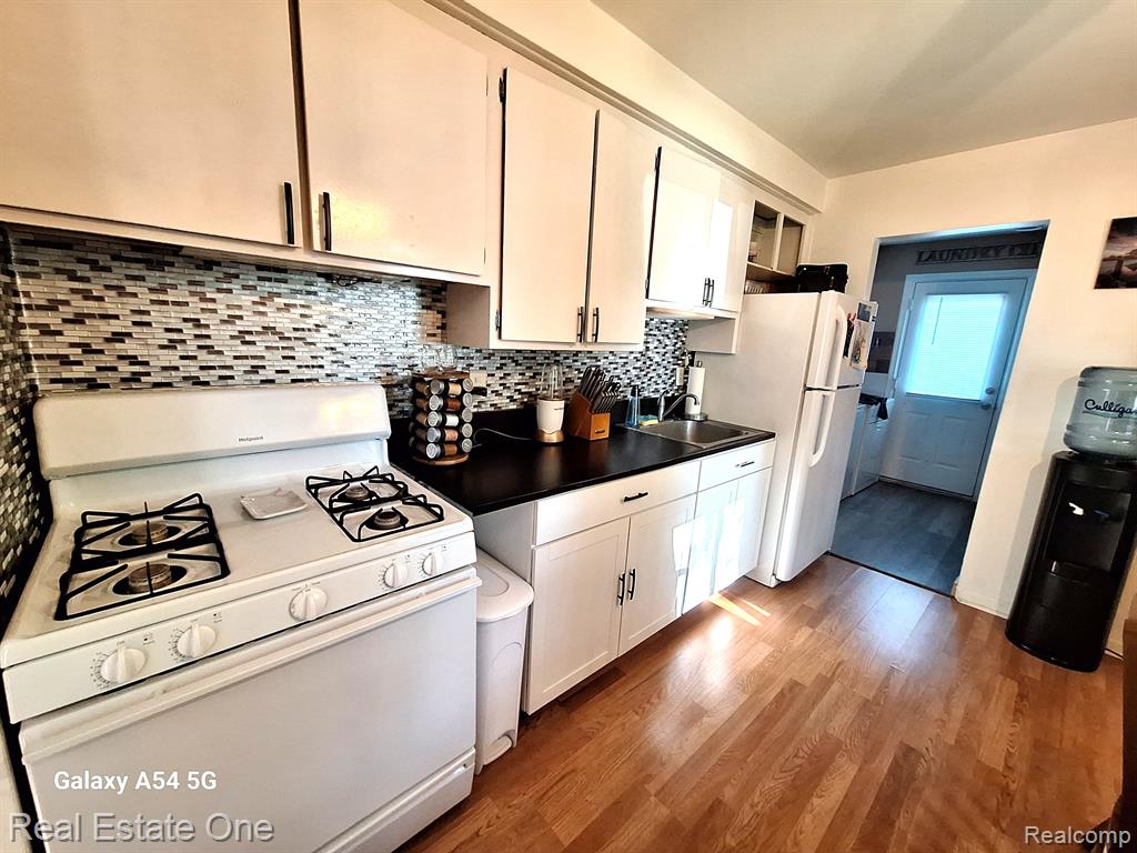7541 SLOAN Street, Taylor, MI 48180 — Photo 8