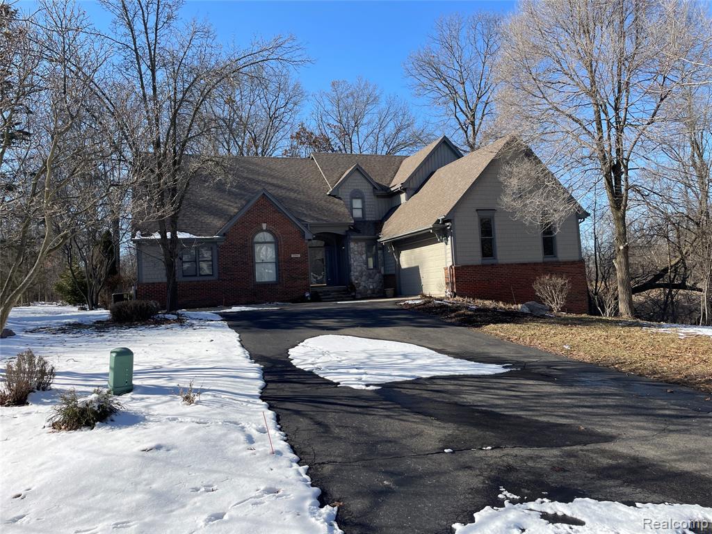 4765 Woodbine Circle S, West Bloomfield, MI 48323 — front exterior