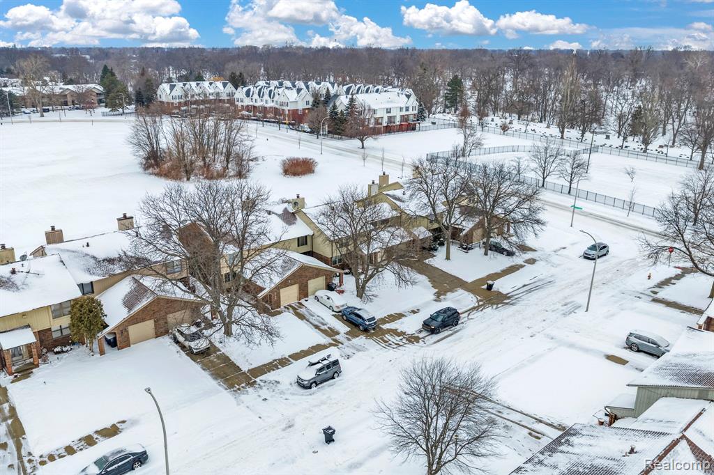 3170 Woods Circle, Detroit, MI 48207 — Photo 31