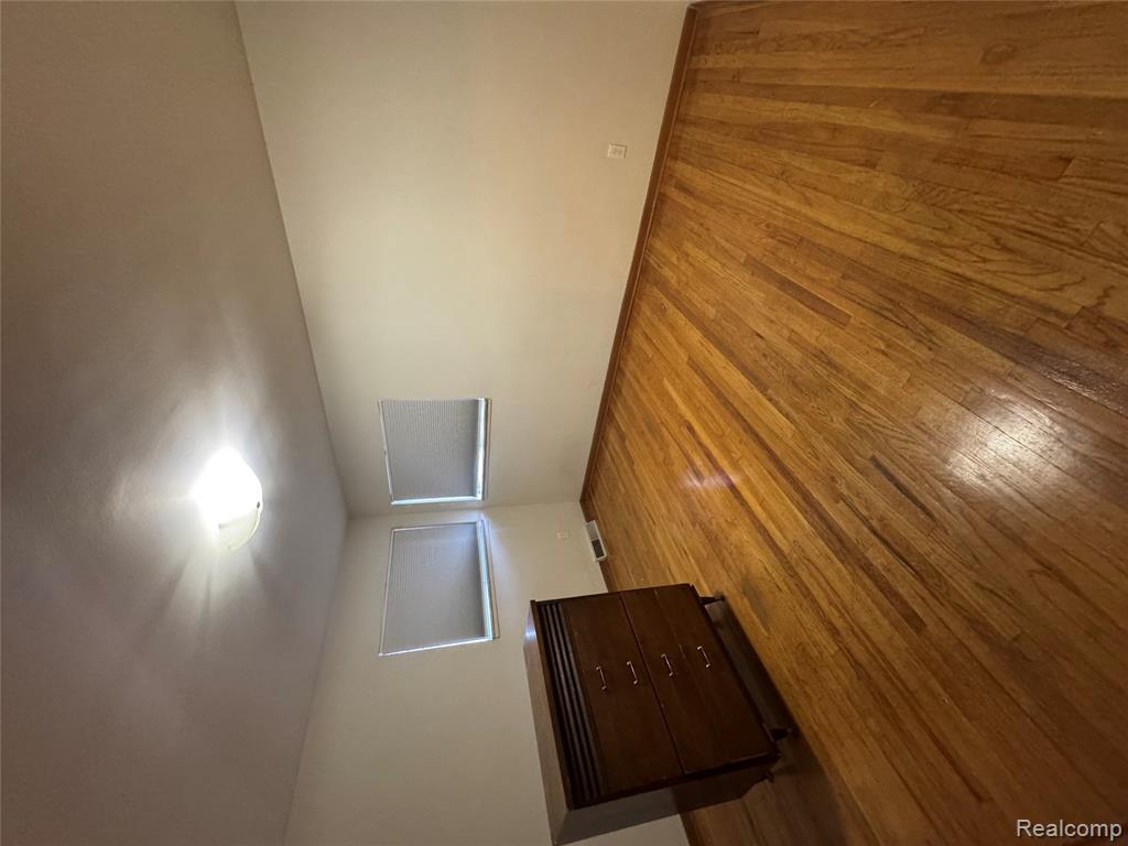 8309 Potomac Street, Center Line, MI 48015 — Photo 12