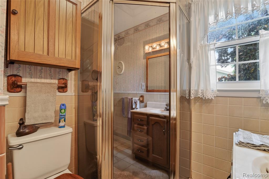 5090 Torrey Road, Flint, MI 48507 — Photo 20