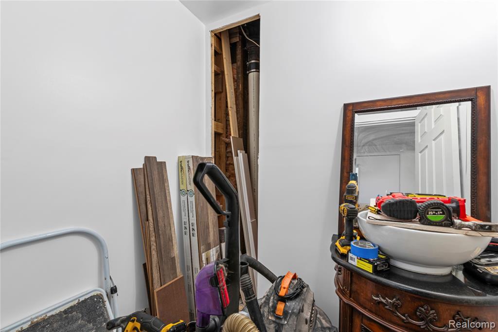 425 Fern Court, Monroe, MI 48162 — Photo 12