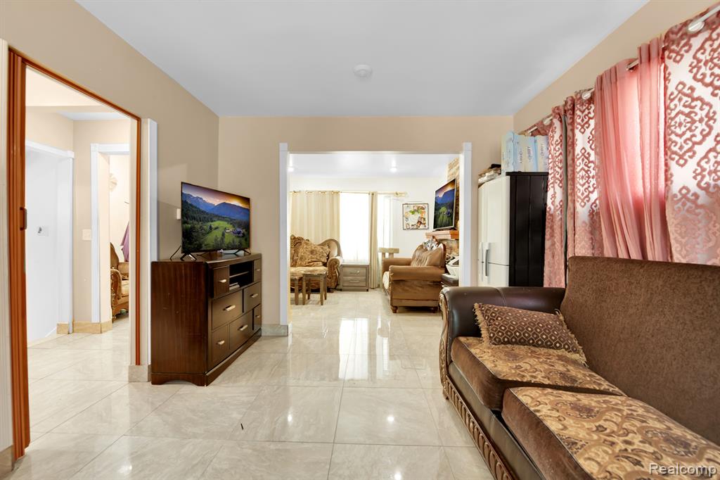 5832 APPOLINE Street, Dearborn, MI 48126 — Photo 8