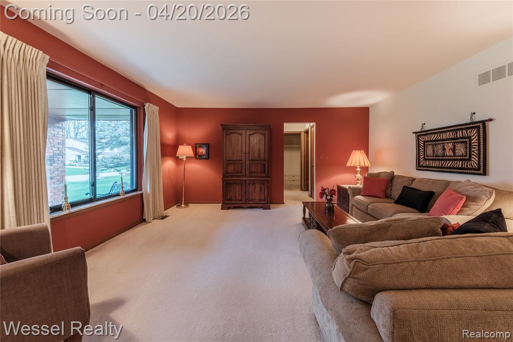 53659 Wolf Drive, Shelby Twp, MI 48316 — Photo 7