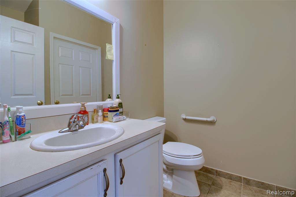 24031 Fairlane Boulevard, Trenton, MI 48183 — Photo 16