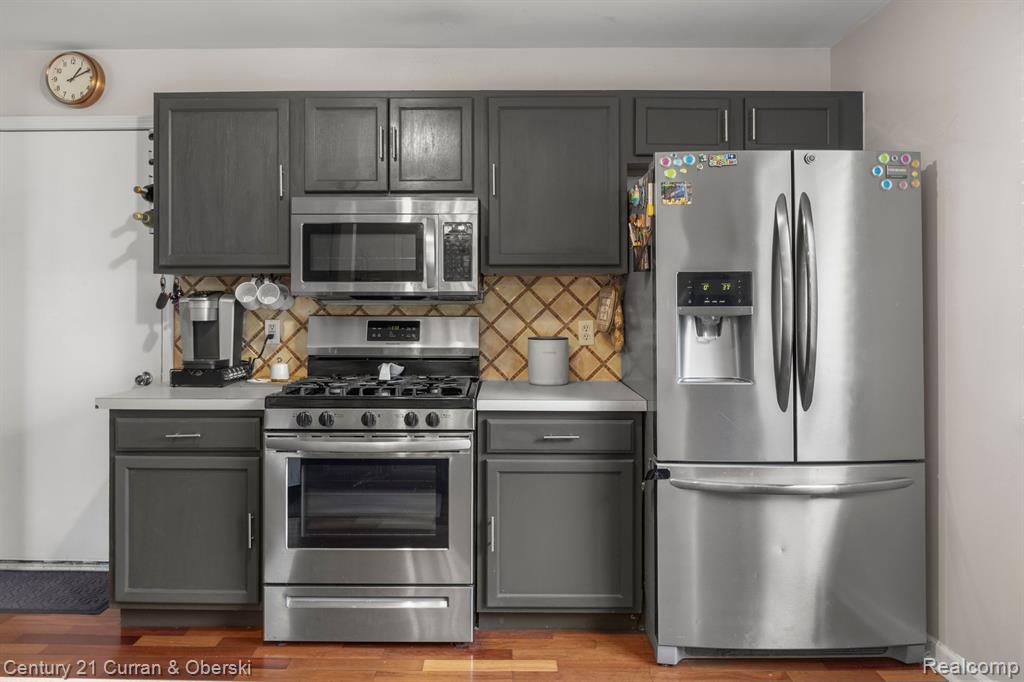 8611 BARRINGTON Drive, Ypsilanti, MI 48198 — Photo 12