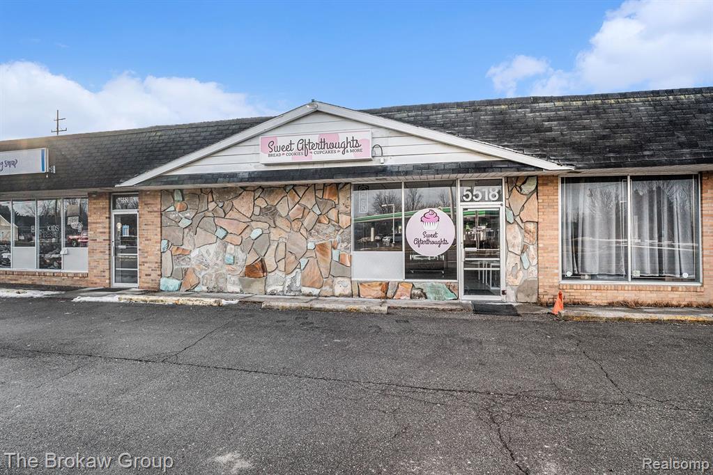 5518 E Atherton Road, Burton, MI 48519 — front exterior
