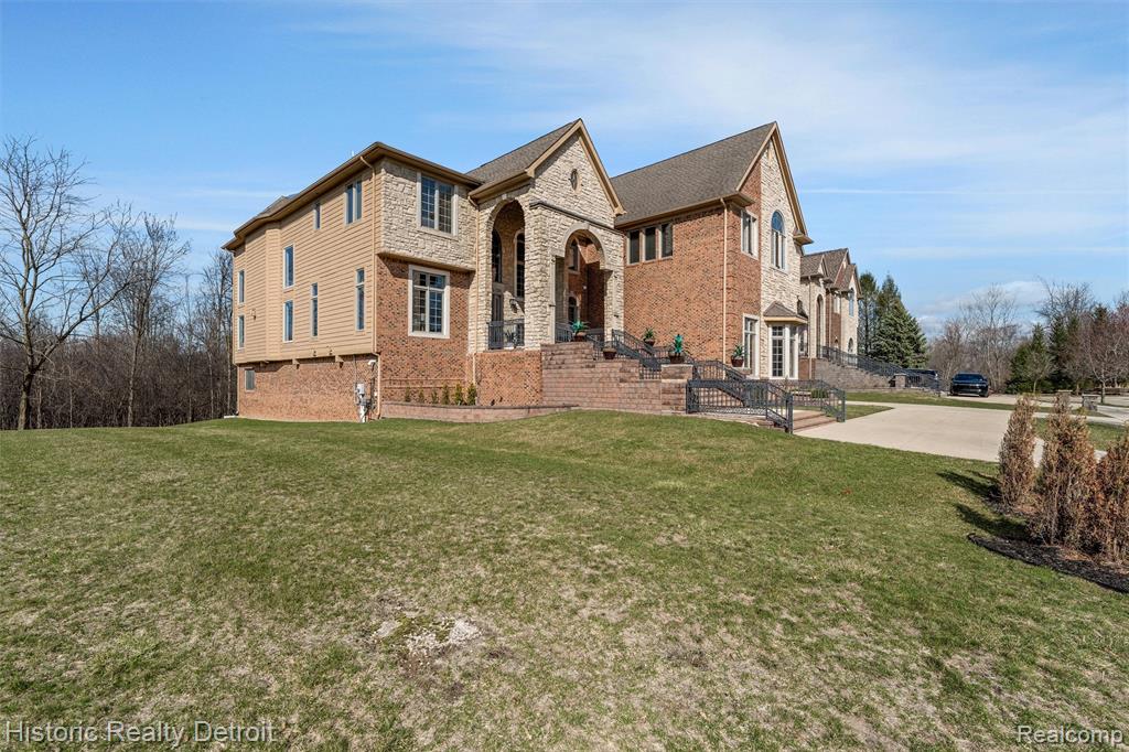 5695 N Branford Drive N, West Bloomfield, MI — Photo 58