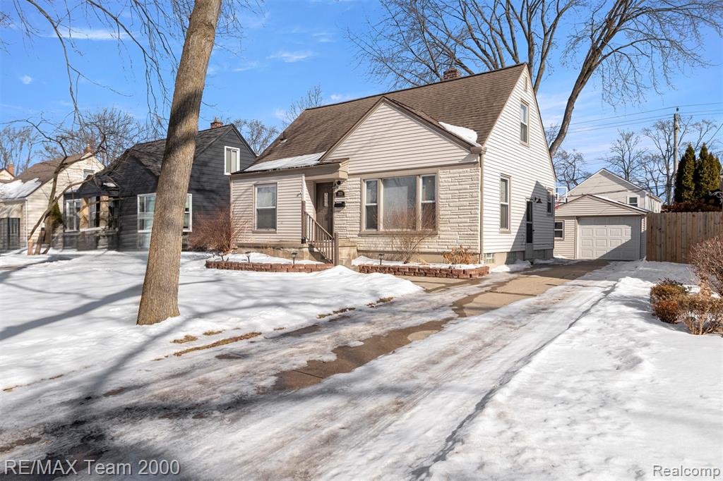2076 Thomas Avenue, Berkley, MI 48072 — Photo 3