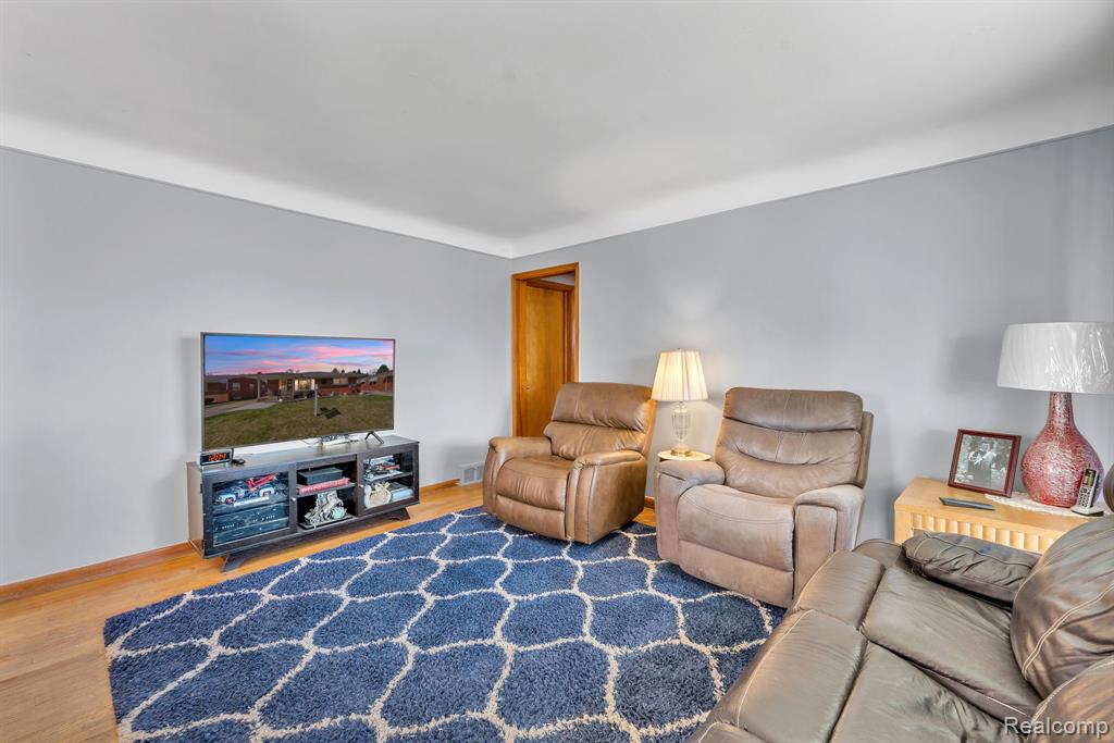 8701 Glengary Street, Dearborn Heights, MI 48127 — Photo 6