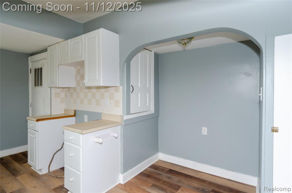 577 Peacock Avenue, Pontiac, MI 48340 — Photo 11