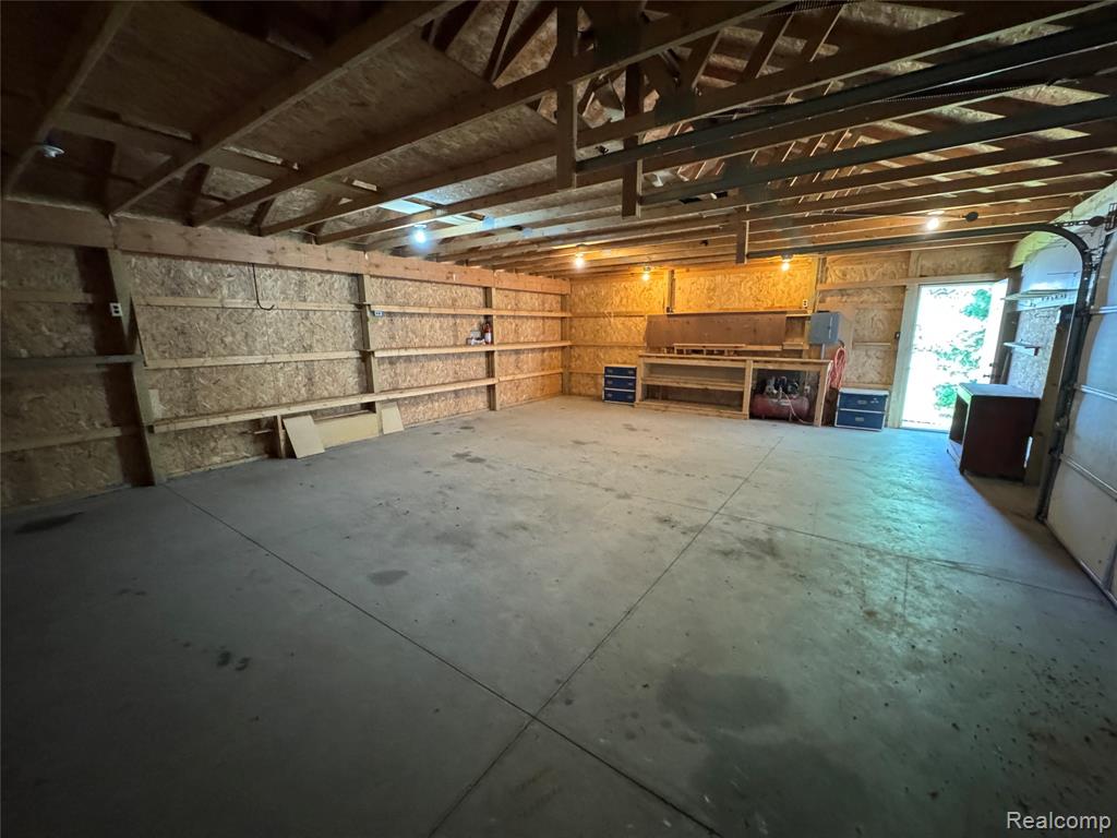 5402 Raubinger Road, Swartz Creek, MI 48473 — Photo 31