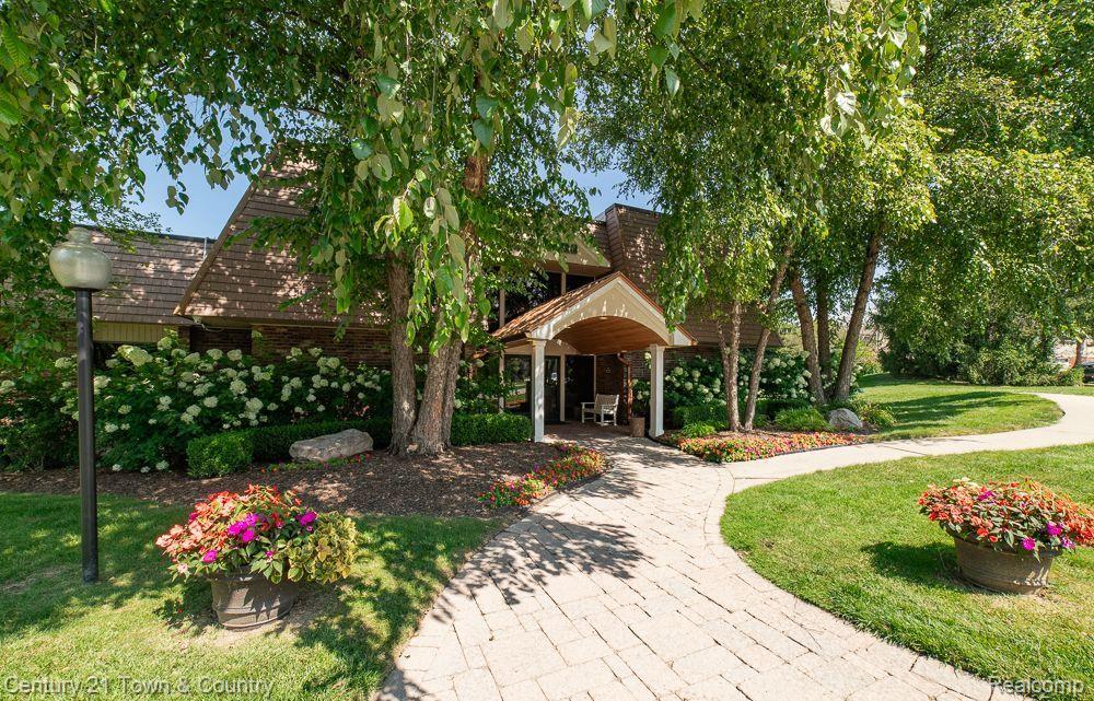 5395 BREEZE HILL, Troy, MI 48098 — Photo 48
