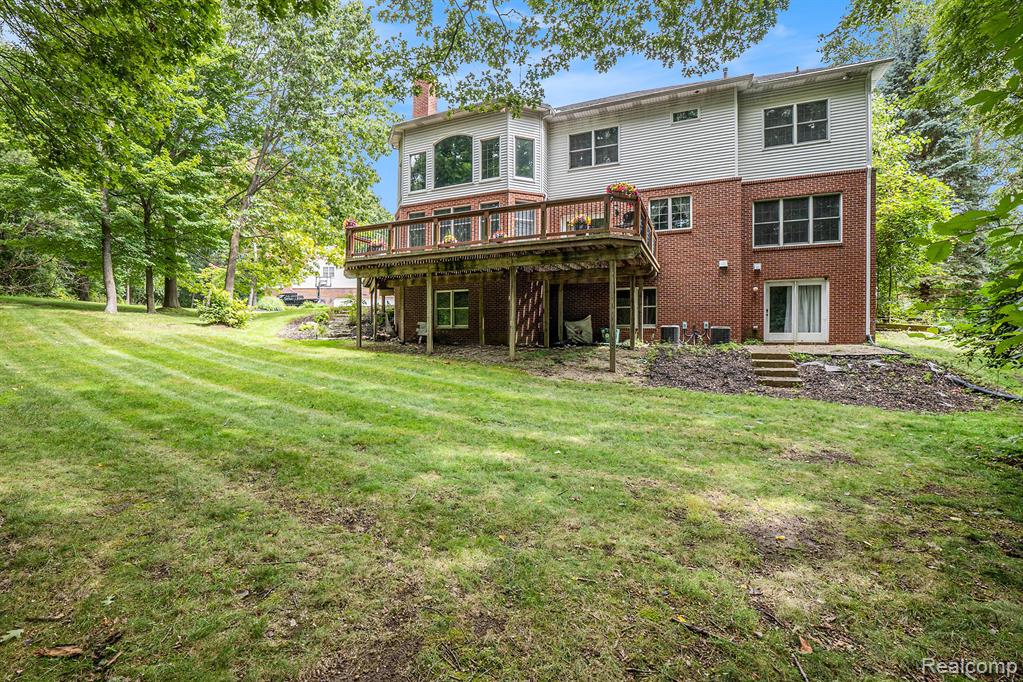 5479 Woodcreek Court, Clarkston, MI 48348 — Photo 3