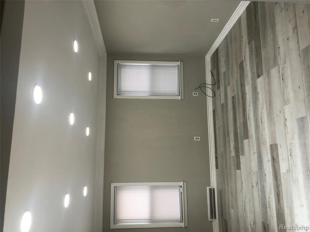 6108 BARRIE Street, Dearborn, MI 48126 — Photo 2