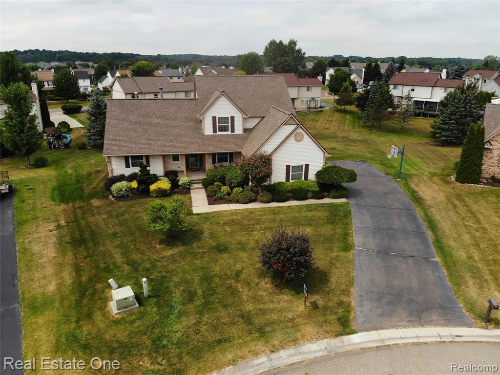 2092 Westview Court, Orion, MI — Photo 3
