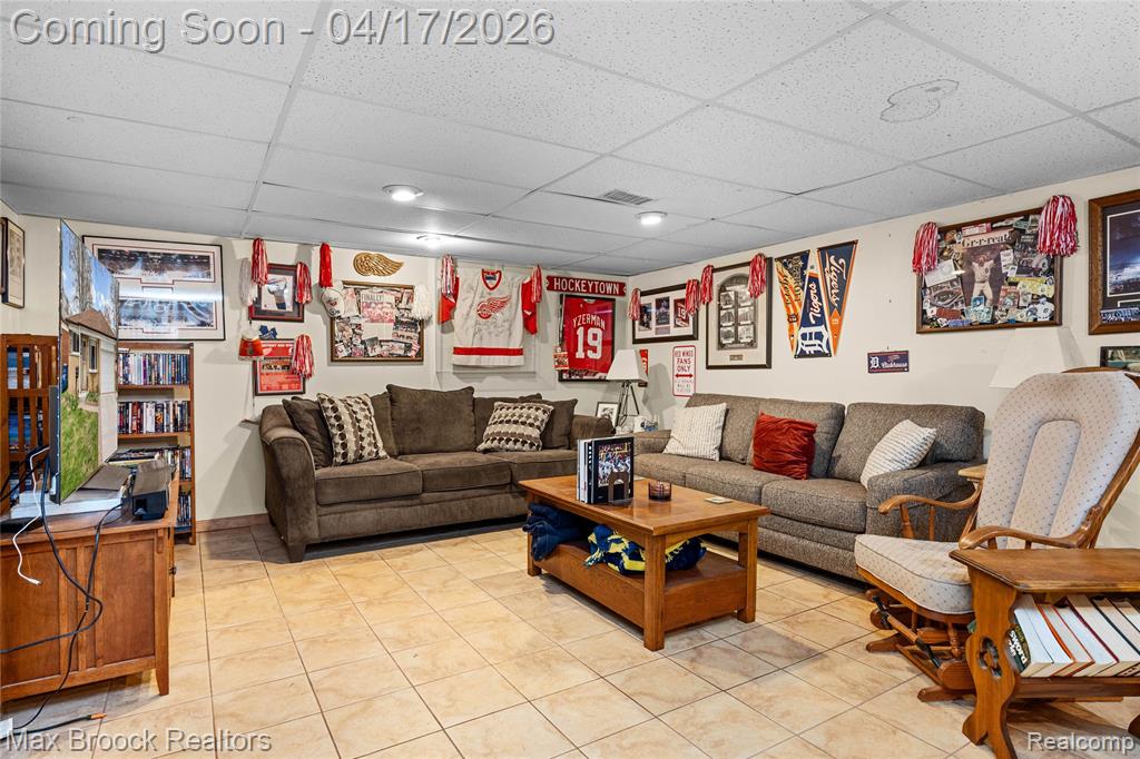 27916 Walker Avenue, Warren, MI 48092 — Photo 28