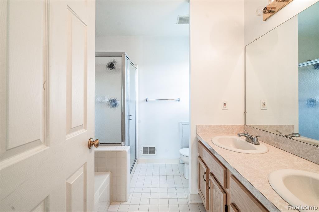 45293 HORSESHOE Circle, Canton, MI 48187 — Photo 43