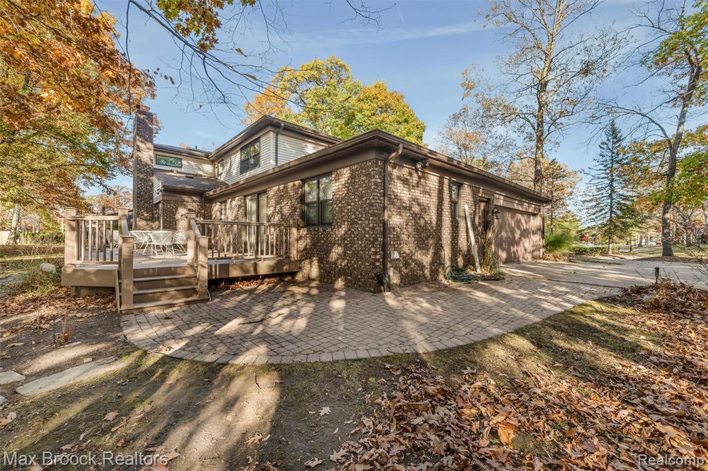 5946 Cherry Crest Drive, West Bloomfield, MI — Photo 56