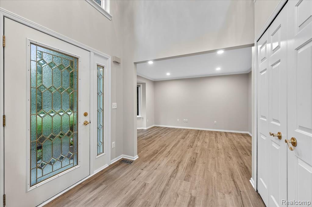 9695 Forest Ridge Drive, Clarkston, MI 48348 — Photo 3
