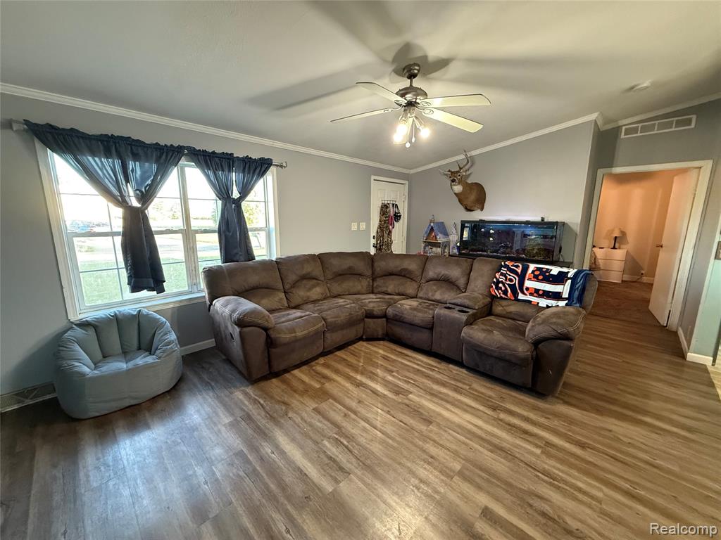 5106 Hawthorn, Brown, MI 48416 — Photo 2