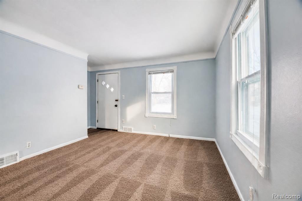 419 W Bernhard Avenue, Hazel Park, MI 48030 — Photo 7