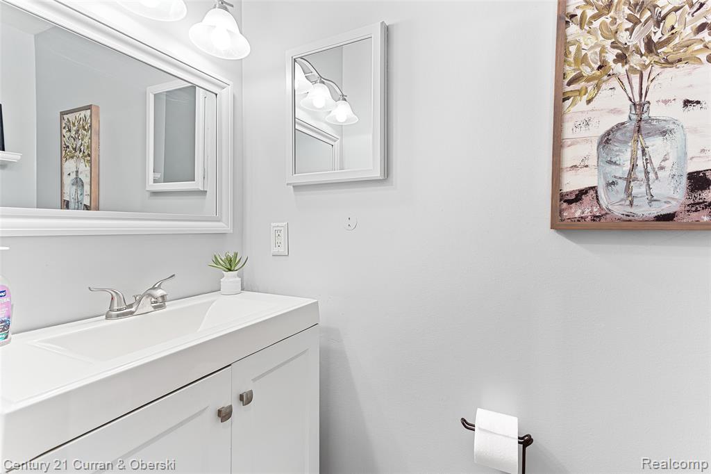 1921 Vine Way Dr, 41, Canton, MI 48188 — Photo 13